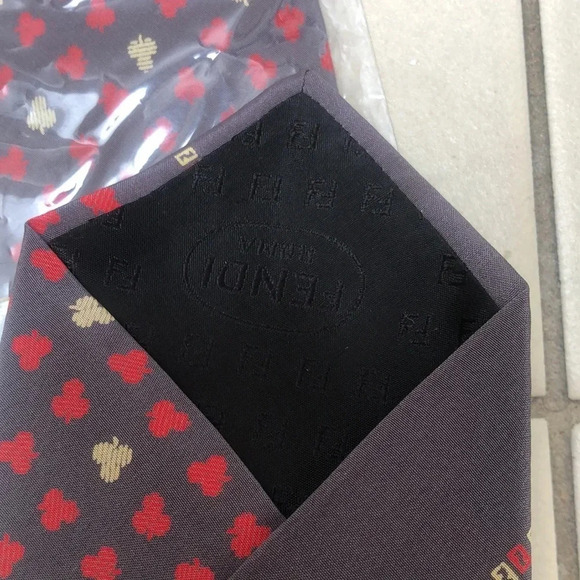 Fendi Roma vintage 100% Silk made in Italy  slim tie, grey red white clubs print - Picture 6 of 9